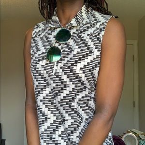Lizgolf Chevron Sleeveless Top